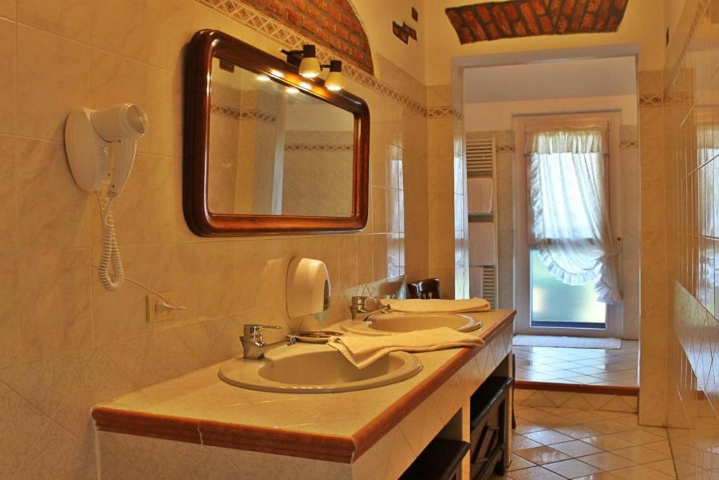 Bianzè Hotel Ristorante La Torretta מראה חיצוני תמונה